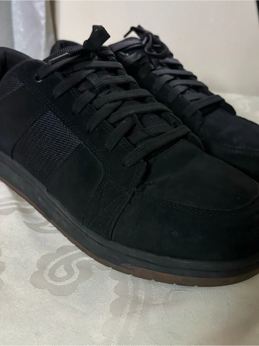 Brahma men’s Grate 11 steel toe work shoe featuring a black suede design size 12